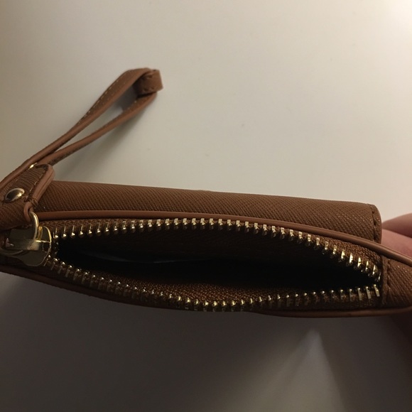 Tommy Hilfiger mini wallet/clutch - Picture 4 of 6